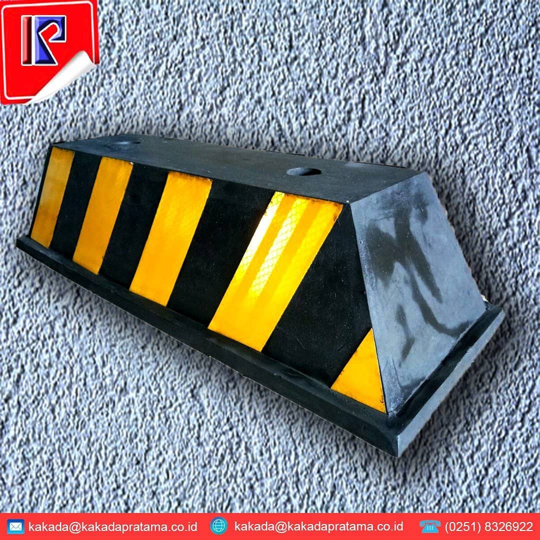 Rubber parking bumper / wheel stopper produced by Kakada Pratama
